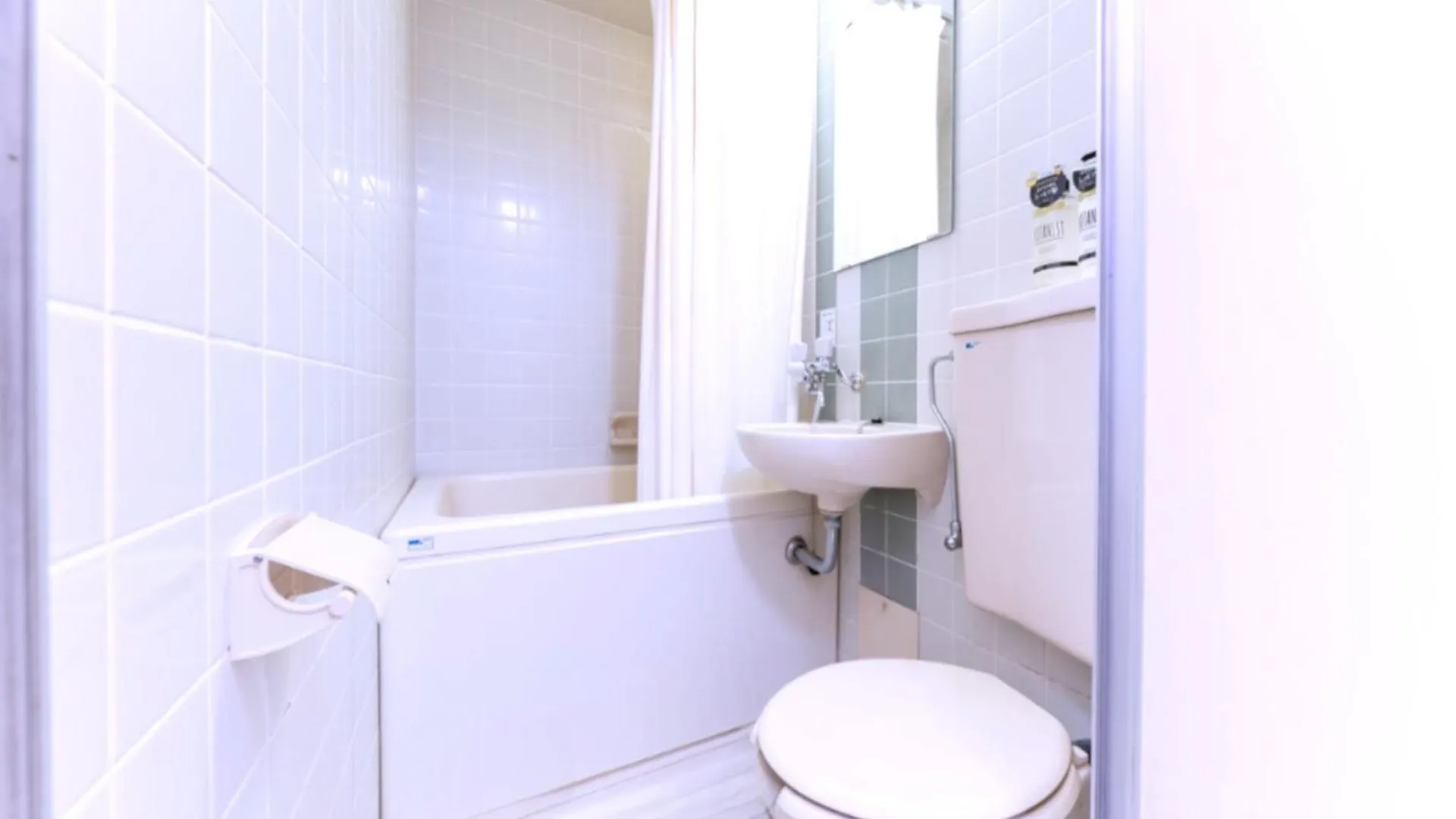 浅草駅徒歩4分,浅草寺8分,上野駅5分,カッパ橋道具街4分,Switch,Wi-Fi Apartment Tokyo
