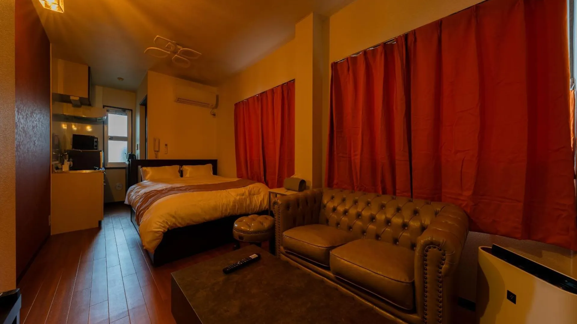 浅草駅徒歩4分,浅草寺8分,上野駅5分,カッパ橋道具街4分,Switch,Wi-Fi Apartment Tokyo