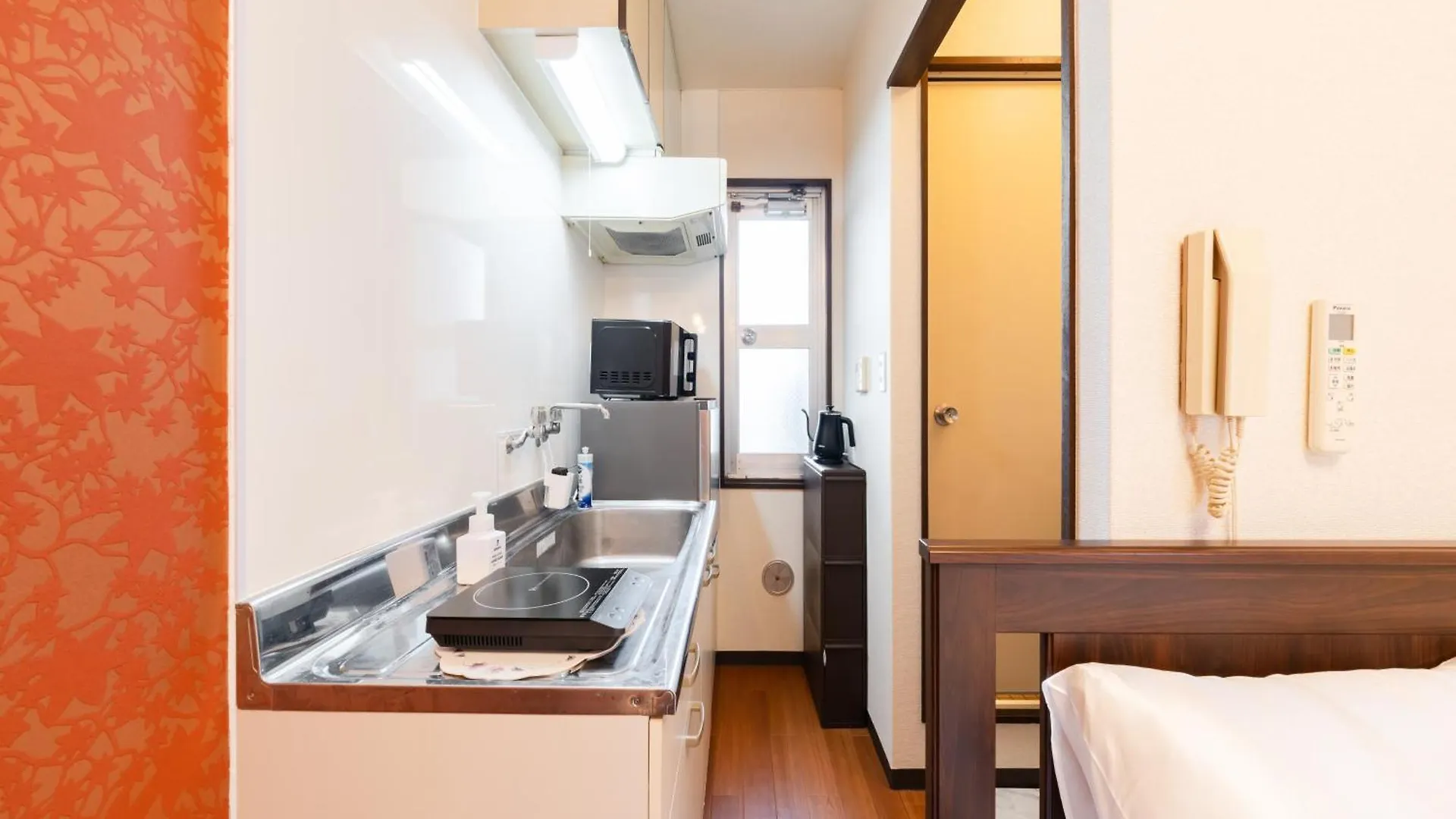 浅草駅徒歩4分,浅草寺8分,上野駅5分,カッパ橋道具街4分,Switch,Wi-Fi Apartment Tokyo