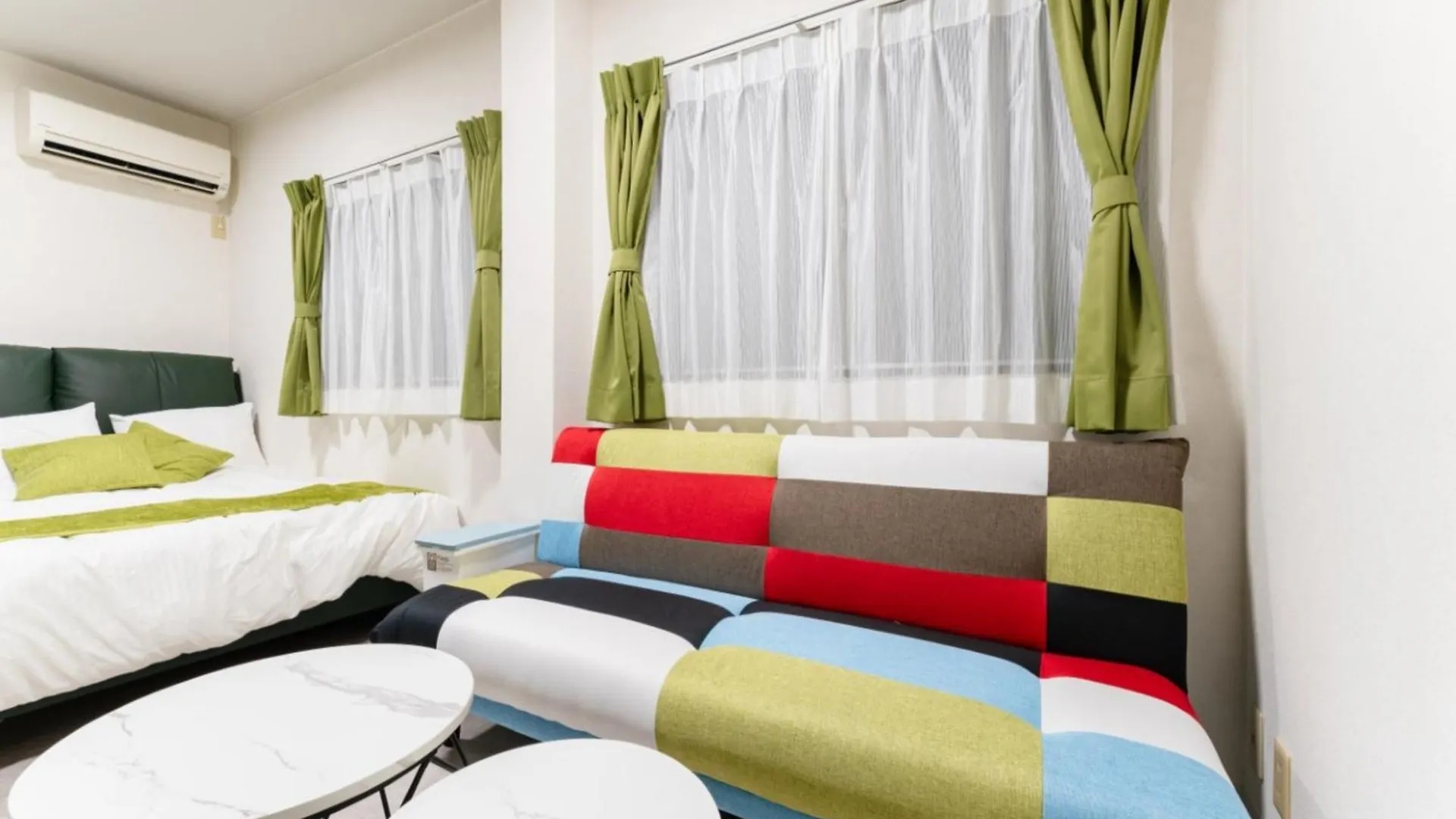 浅草駅徒歩4分,浅草寺8分,上野駅5分,カッパ橋道具街4分,Switch,Wi-Fi Apartment Tokyo
