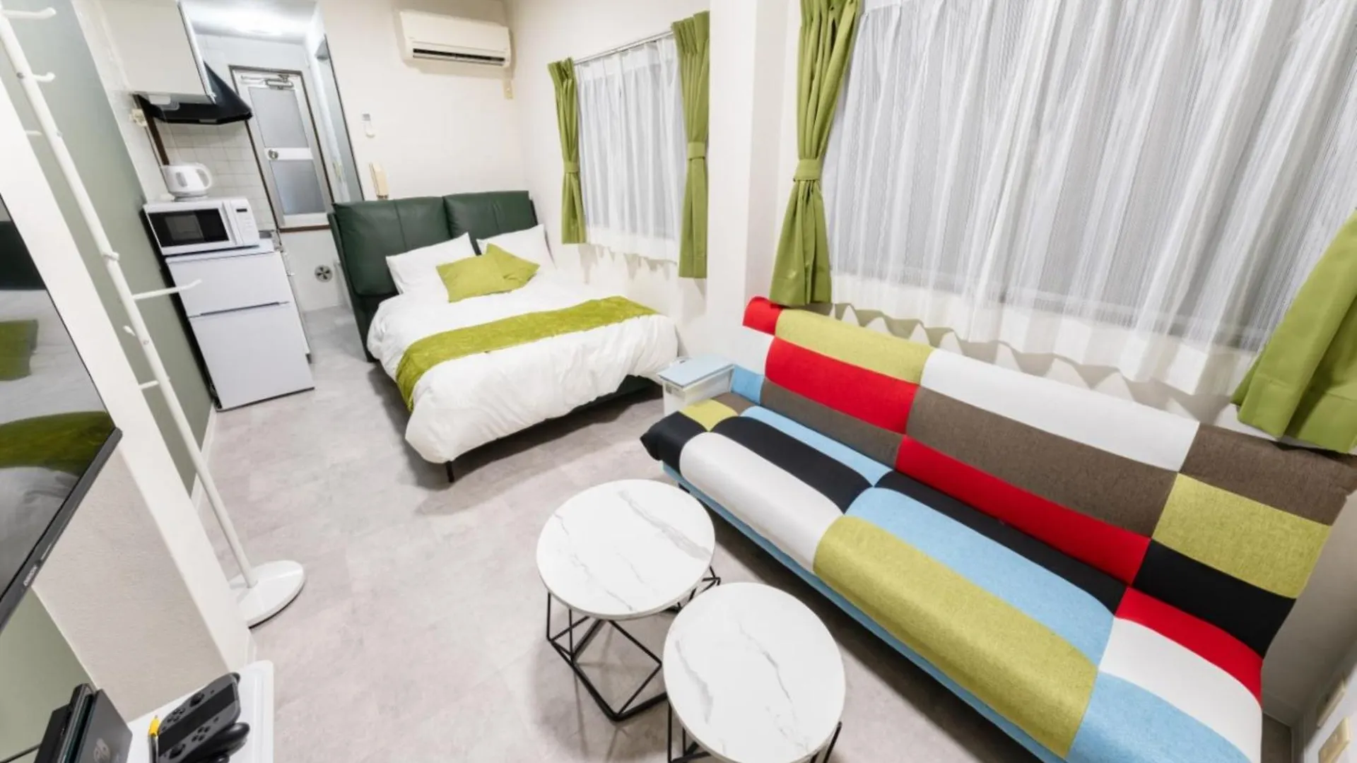浅草駅徒歩4分,浅草寺8分,上野駅5分,カッパ橋道具街4分,Switch,Wi-Fi Apartment Tokyo 0*,